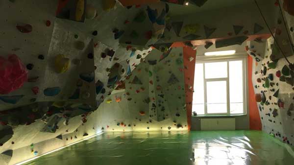 Kletterraum der Boulderhalle Plauen